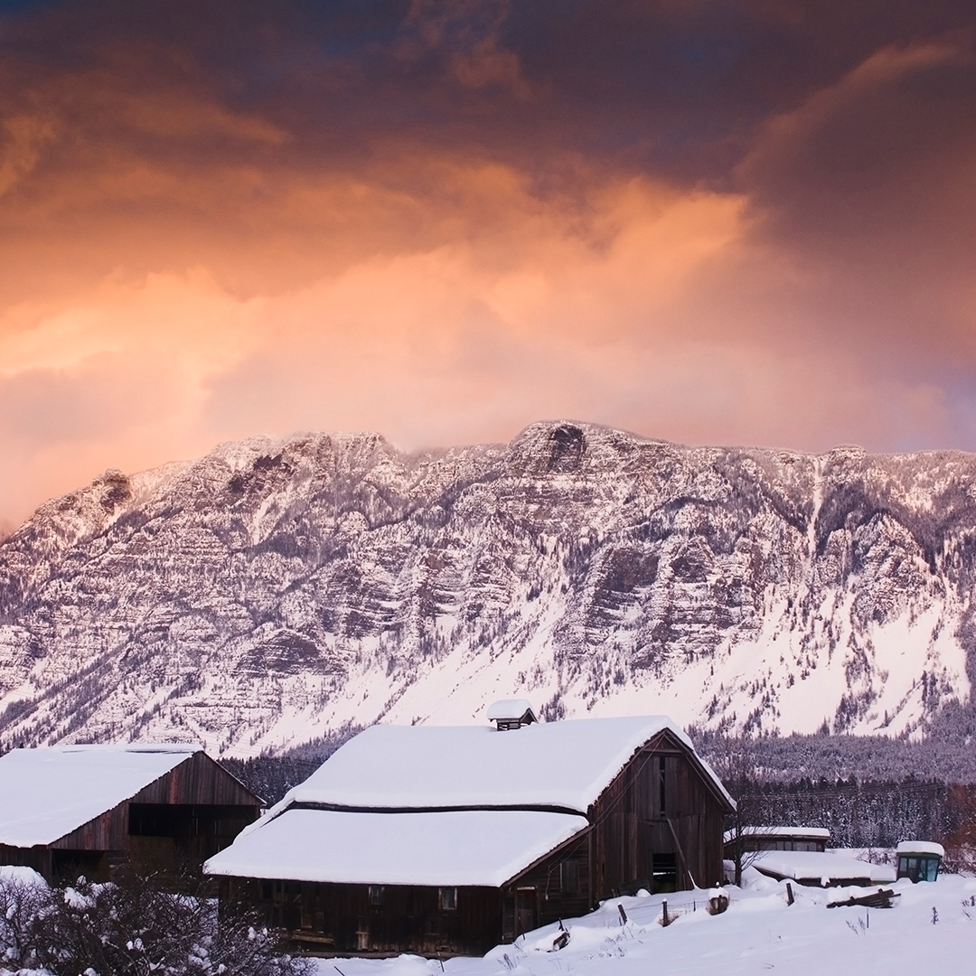 selkirkloop's tweet photo. The International Selkirk Loop is beautiful in winter and many of our communities are celebrating this season with carnivals, festivals and lots of hot chocolate type of fun. We look forward to welcoming you soon.  
📷: Pavia/Cady
#SelkirkLoop https://t.co/ftoeVmyD3v