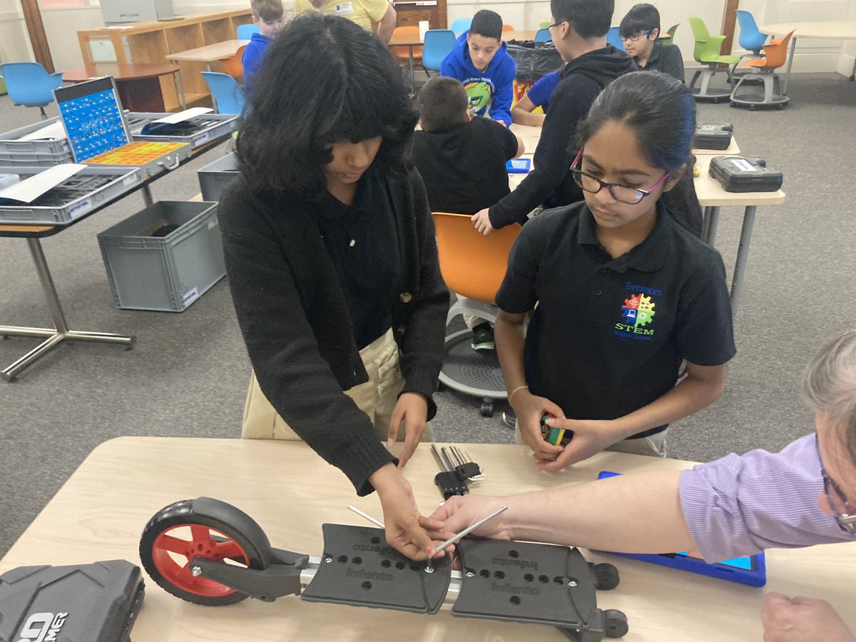 BSTEM6thGrade's tweet photo. Engineering Club https://t.co/F2Au8u9TsU