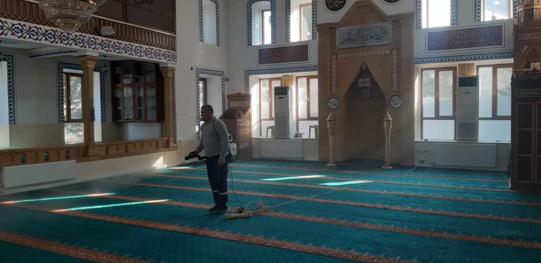 Camilerimizi Gül Kokusu Sardı.🌹🕌

3 Ayların habercisi olan Mübarek Regaip Kandili sebebiyle, ibadetlerimizi yerine getireceğimiz camilerimiz, Belediye ekiplerimiz tarafından gül kokusu ile donatıldı. 

Bu hayırlı gecede yapacağımız ibadet ve duaların kabul olması dileğiyle...