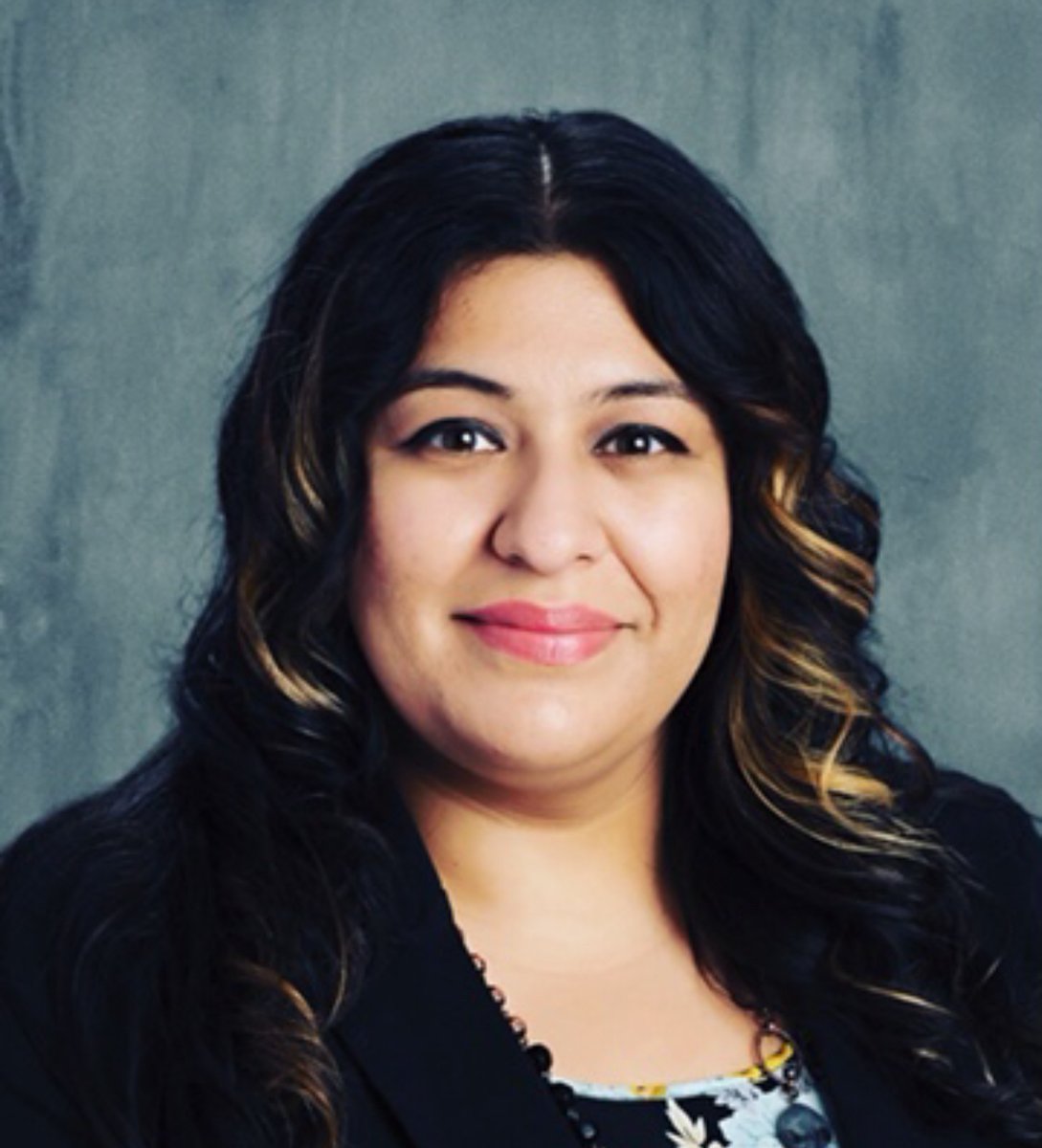 IL_Resource_Ctr's tweet photo. The IRC is celebrating IL multilingual teachers going above and beyond!

Today, we're highlighting Brenda Mendoza from Greenman Elementary in Aurora, a recent recipient of the Latinx Educator Impact Award at the @LatinxEdCo Latinx Educator Awards!

https://t.co/KxA5V2h8d0 https://t.co/V5LCxvTds4