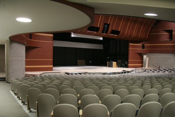 JacobsenBuilds's tweet photo. Completed in 2013, Granger High School is a three-story, 440,000 square-foot facility that received multiple awards and holds marvelous memories for us on this #TBT!   

#JacobsenBuilds #BuiltForLife #BuildingEnduringCommunities https://t.co/JjbjOY3pBQ