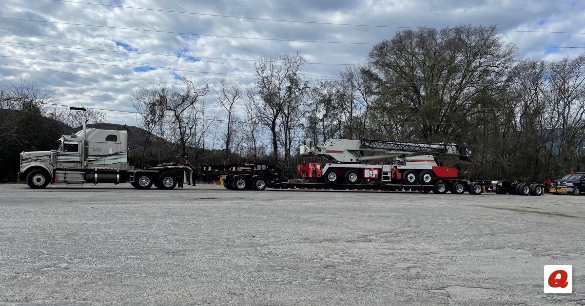 QLineTrucking's tweet photo. USA ➡️ CAN
120’L x 9’W x 13’10”H x 170,000#
📸 Ken R.
#OverDimensional #OversizeLoad #HeavyHaul #HeavyHaulers #QLife #JustCallQLine #Trucking #Transportation #QLineTrucking #MovingTheWorld #ThankaTrucker #DriveQLine https://t.co/dU27ANrydA
