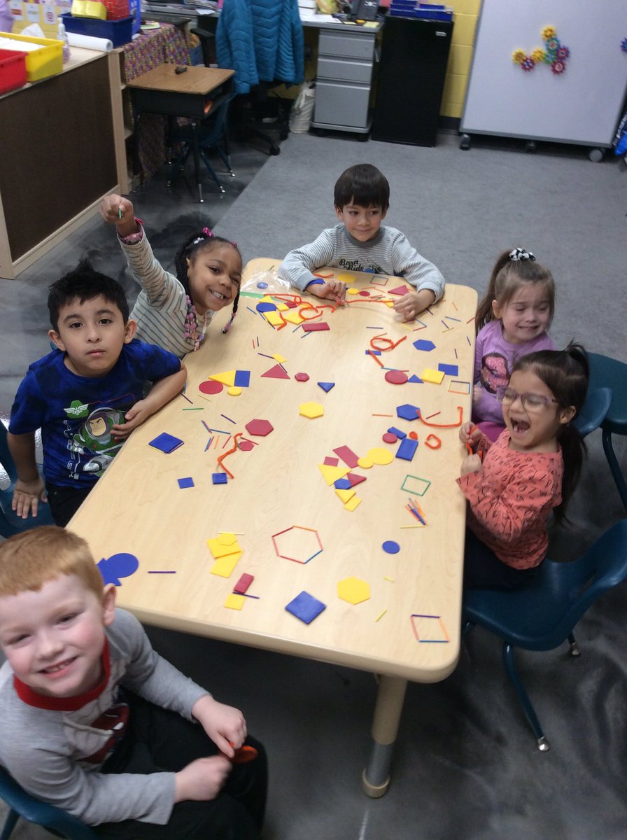 HandleyCTEClass's tweet image. We made shapes today.