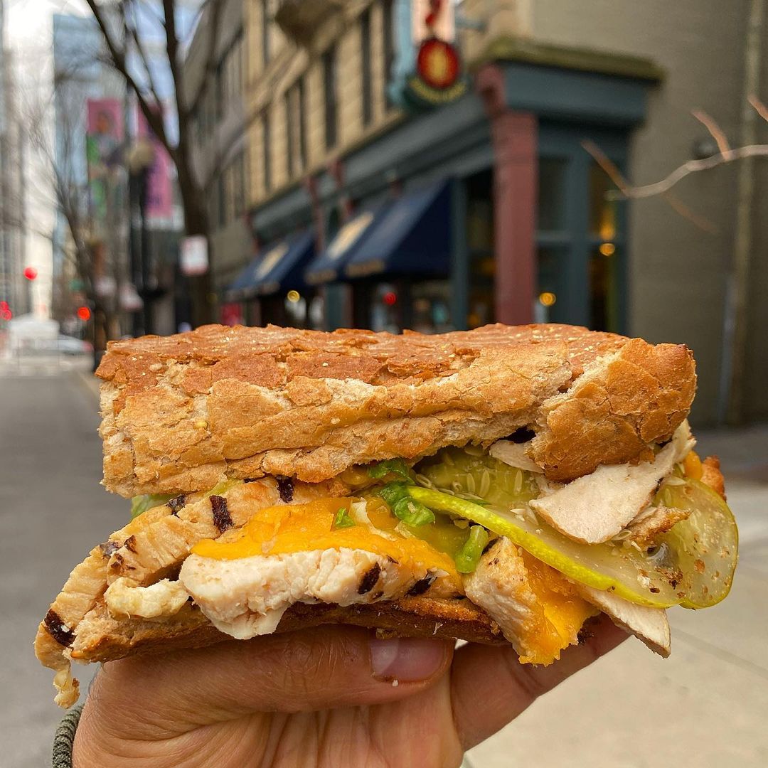 What's your favorite sandwich from the nearby Potbelly Sandwich Shop? 😋 When you live at Aspire you can enjoy it just minutes away.

📸: @potbellysandwichshop
#southloopchicago #southloopeats #chicagoeats #chicagoliving
