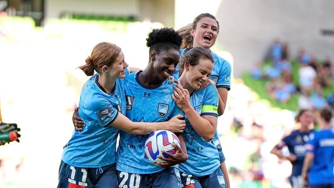 Six goals. Three points. #BigBlue bragging rights 👊

<a href="/SydneyFC/">Sydney FC</a> had plenty of reasons to 𝘀𝗺𝗶𝗹𝗲 at AAMI Park yesterday 😁

Sydney make #BigBlue statement: bit.ly/3Dmkn3V

📸: <a href="/ByTheWhiteLine/">Rachel Bach</a>