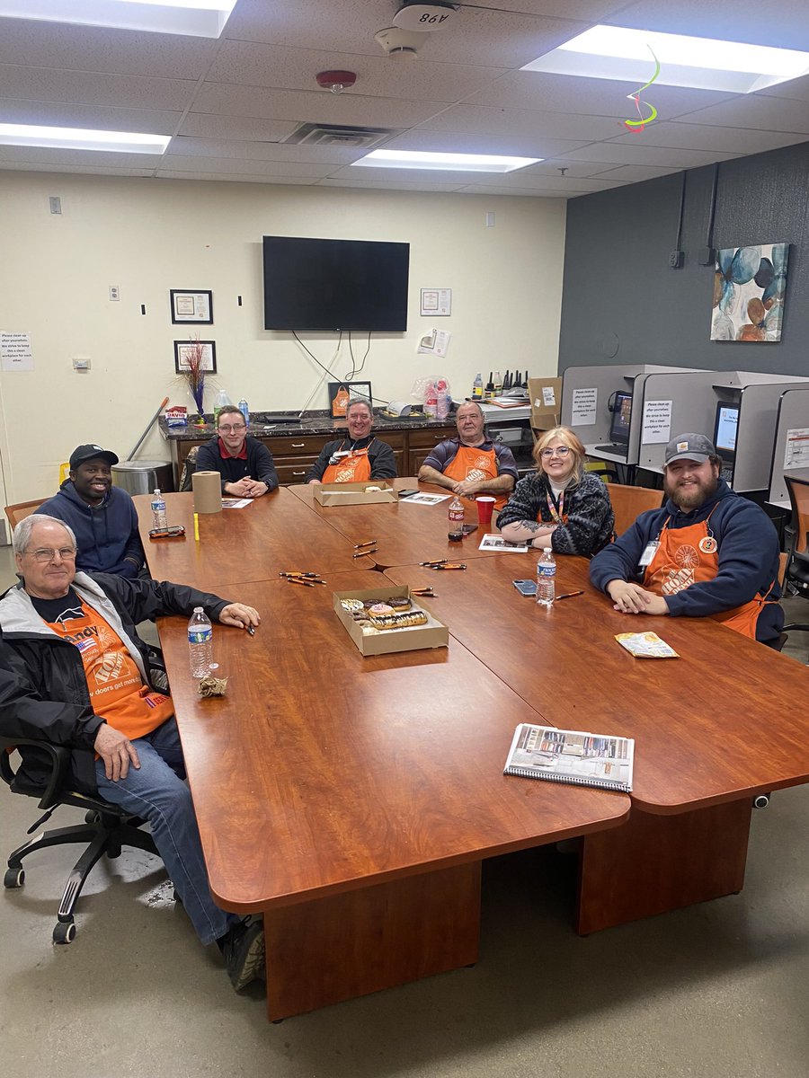 TJSanders61's tweet photo. Got to spend the other day with the Westport store (2305) and drop some cabinet and closet makeover knowledge. Great group of people, thanks for having me! #knowledgeispower @KenBaer1 @HDIMakeoverMike @JoeAutry https://t.co/7qtWSwj6wT