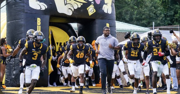 jabezK_'s tweet photo. After a great visit, I’m EXTREMELY BLESSED to announce that I’ve received my first offer from Bowie State University 🙏🏾🙏🏾🦍@CoachKJack @BryonSofinowski 
#GODISGOATEDD https://t.co/X9I0FqNkW2