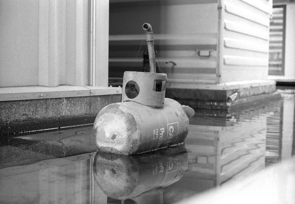 Propane powered
📷#Olympusom2000
🎞#ilfordhp5

#filmisnotdead #35mm #filmisalive #believeinfilm #thefilmcommunity #blackandwhitefilm #filmislife #analogcamera #filmisbetter #submarine #ilfordfilm #art #buyfilm #calor #photo #documentingbritain #analogic #ishootfilm #propane #gas