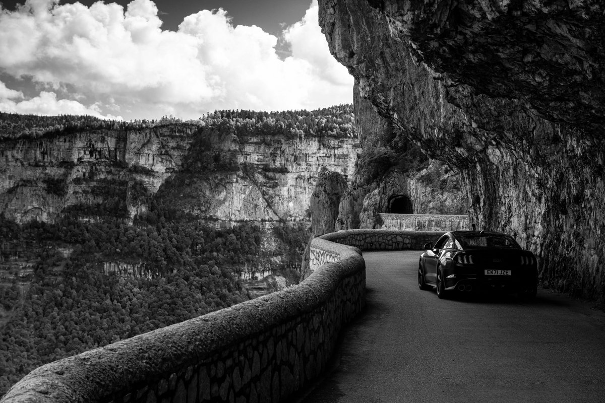 Fancy a drive with a view?

There are just a few places left on this year’s Grand Tour and Gourmet Drive to Monaco with <a href="/HillF1/">Damon Hill</a> 

If you're looking to join us for an unforgettable road trip  email jessica@momentumski.com  to secure your seat!