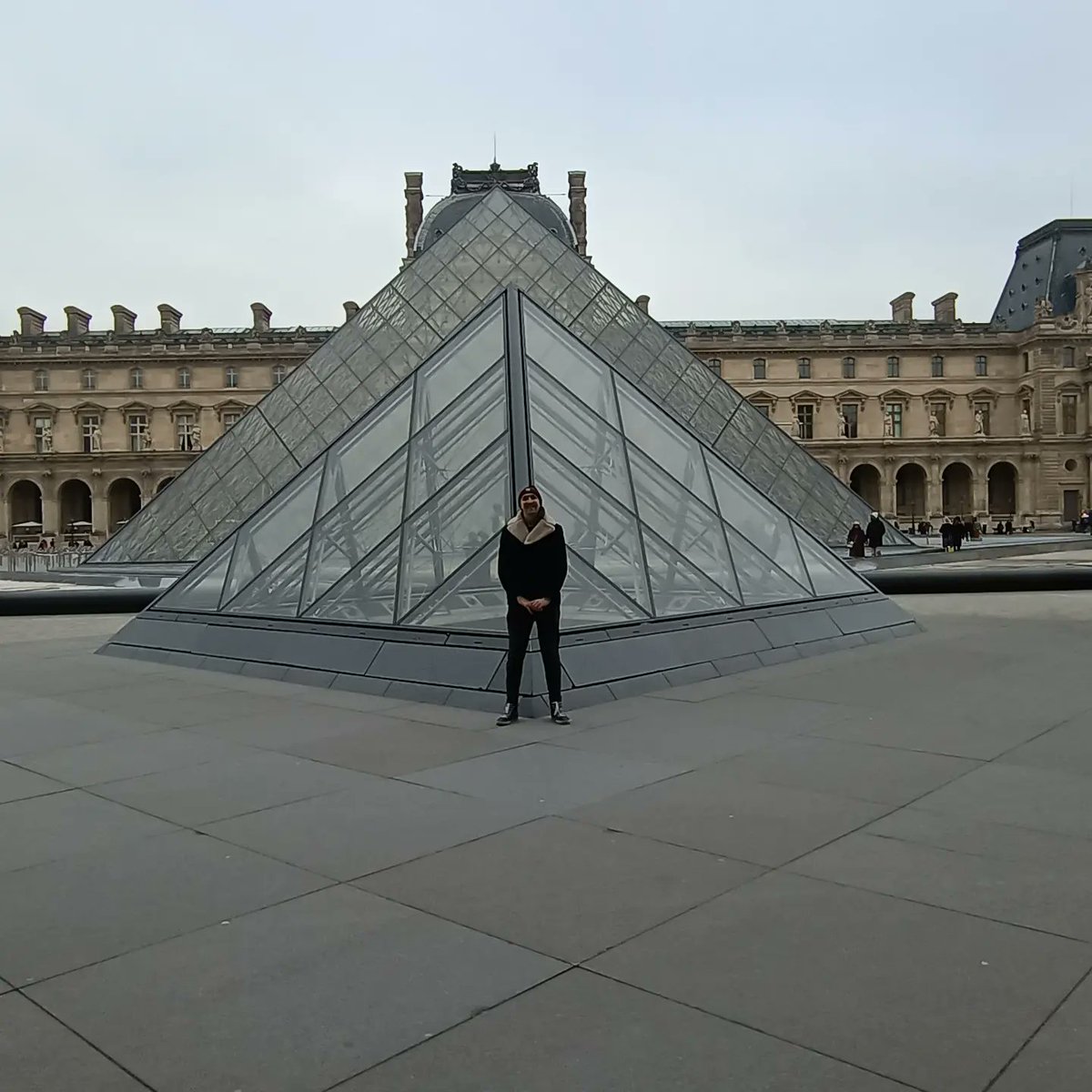 callumliam89's tweet photo. Louvre Museum #Paris #France #louvre #louvremuseum #louvrepyramid #louvreparis #louvremuseum🇫🇷 #tootbus #tootbusparis #art #mussedulouvre #travel #parisfrance #museum #architecture #photography #monalisa #visitparis #visitfrance #europe #leonarddavinci #champselyseesparis https://t.co/xwaFtpOaNK
