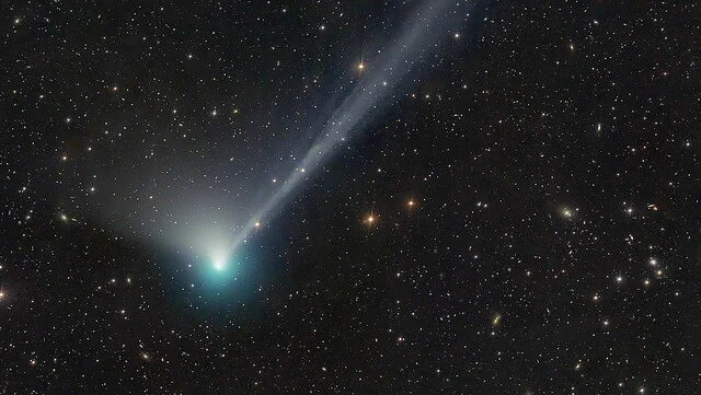 見れたら超ラッキー！５万年に１度しか見えない緑の彗星が接近！