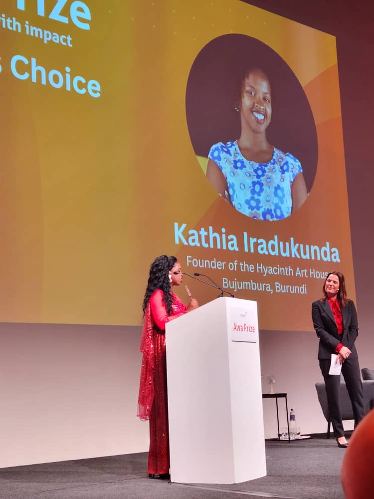 Ravi d'avoir assisté au gala d'<a href="/Enabel_Belgium/">Enabel</a> à Bruxelles sur l'entrepreneuriat féminin avec Sa Majesté la Reine Mathilde de Belgique. #Teambelgium a célébré 4 femmes exceptionnelles du Maroc, Mali, Rwanda et Burundi 👏 Bravo <a href="/GrettaKathia/">Iradukunda Kathia Gretta</a> du 🇧🇮 pour 1er Prix du Public #AWA