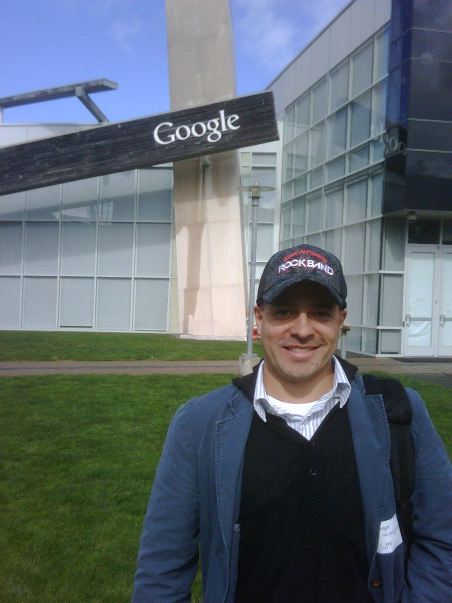 YuryLesnikov's tweet image. #TBT en el corazón de Silicon Valley, en el cuartel general de Google, en Mountain View | California, donde me pondrían el segundo chip:
de Creative Machine + Entrepreneur, ahí con AI (Acción Inperfecta😏). 
#DeepMind #Adnerd #TouchData #CAP 🤖📝🚀
