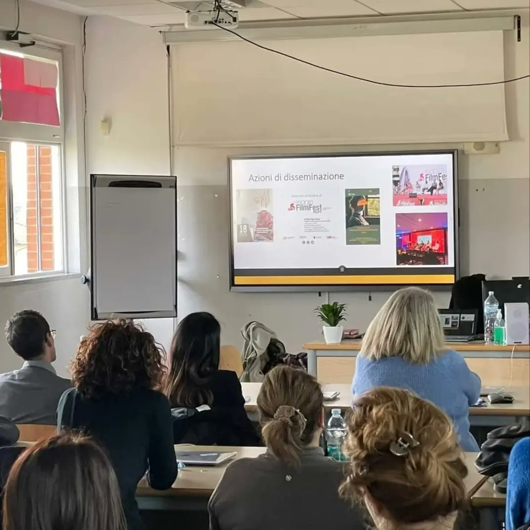 Phase 2 is now ON! We're going to visit schools in all Italy! First step: IIS Bellisario (Inzago, Milan) with Romana Andò and Leonardo Campagna to present the first results of the project and meet the students #filmstudies #research #italiancinema #cinema #academia
