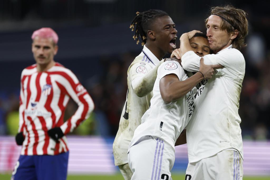 MadridSports_'s tweet photo. ¡FINAAAAAAAAAL! 

Real Madrid 3-1 Atlético de Madrid. 

🤍 MADRID ES BLANCA 🤍

¡A semifinales! 

#CopaDelRey #TodosSomosVini https://t.co/0KLyEogwkJ