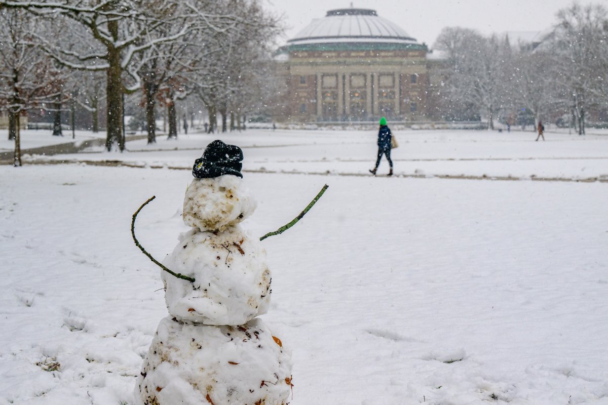 UofIllinois's tweet photo. Nothing quite like it. ❄ https://t.co/7CZt4SGyNJ