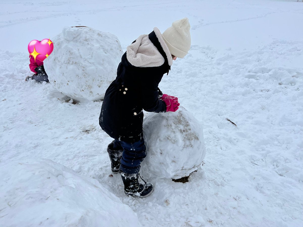 aliciatherren's tweet photo. We love all the problem solving and team work that snow can bring #mooretown @prinMooretown @LkdsbM @LKelempro https://t.co/k2y3dYb6Vb
