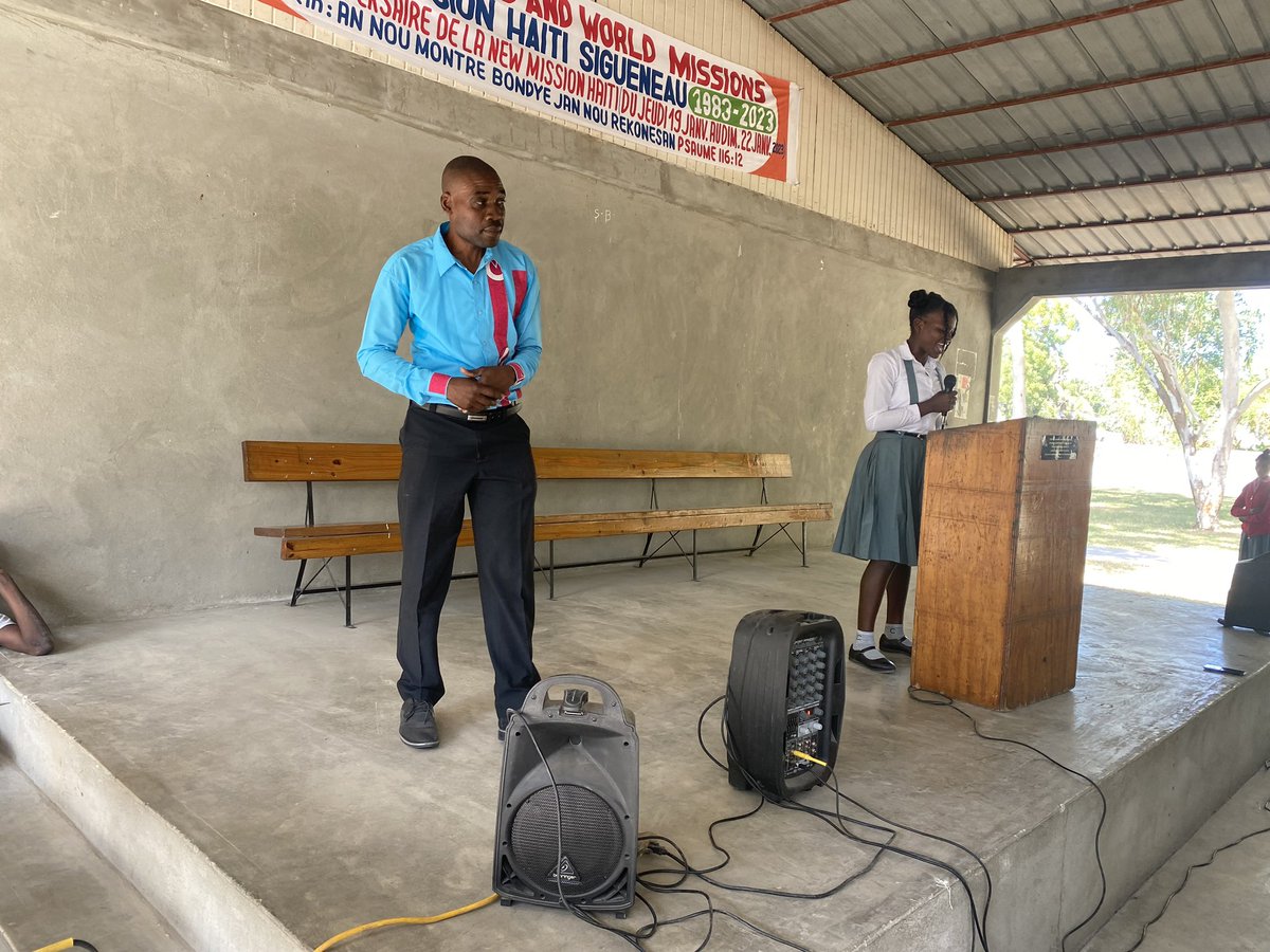 newmissions's tweet photo. Don’t you wish you were in the middle of this high school chapel service? Greetings from Signeau, Haiti. A new generation of Christian leaders are on the rise! Hope in God changes everything. https://t.co/MennB4kZFf