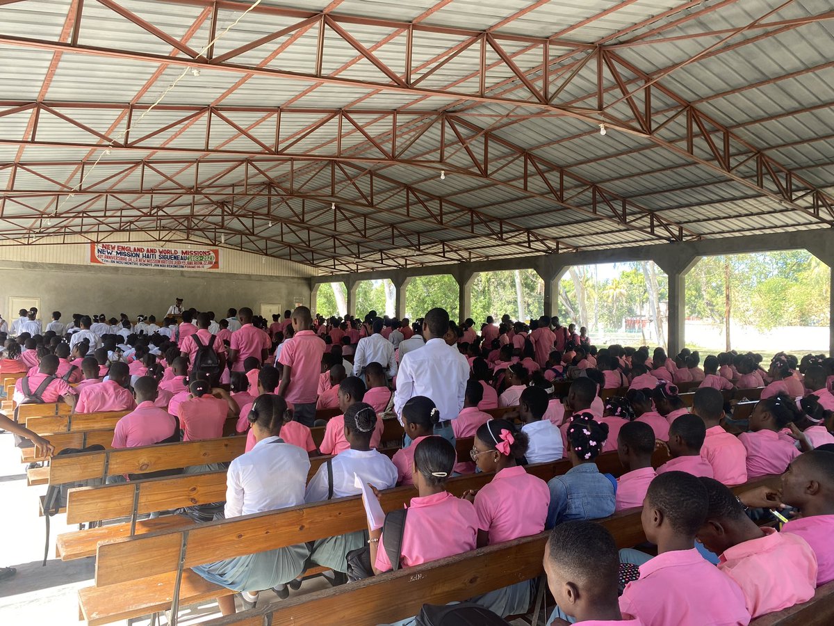 newmissions's tweet photo. Don’t you wish you were in the middle of this high school chapel service? Greetings from Signeau, Haiti. A new generation of Christian leaders are on the rise! Hope in God changes everything. https://t.co/MennB4kZFf