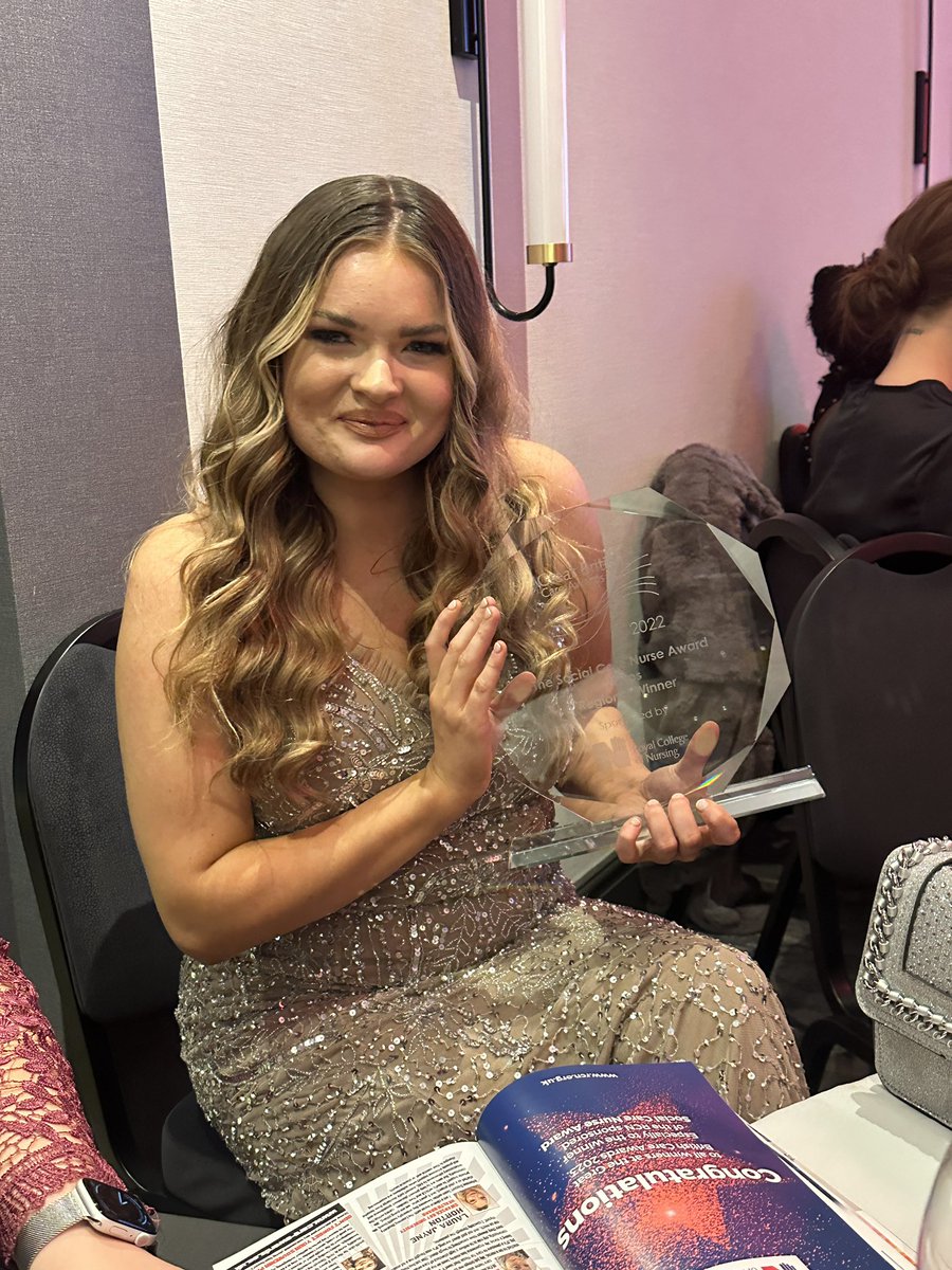 MHLD_SBUHB's tweet photo. Llongyfarchiadau i Ffion Jones am ennill heno!  Congratulation to Ffion Jones winning at the #GreatBritishCareAwards @SwanseabayNHS @BaeAbertaweGIG @SteveJJones65 https://t.co/vxP9LXhSXv
