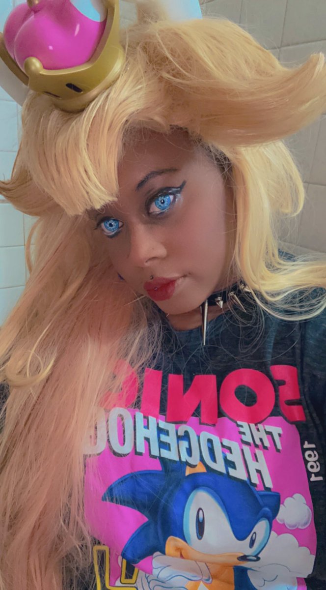 houseofghoul's tweet photo. Happy Thursday everyone 
#bowsette #bowser #bowserxluigi #cosplaying #cosplayplus #cosplayer #cosplay #Nintendo #nerd #ladyhellspawn https://t.co/OQ5UvlatIl