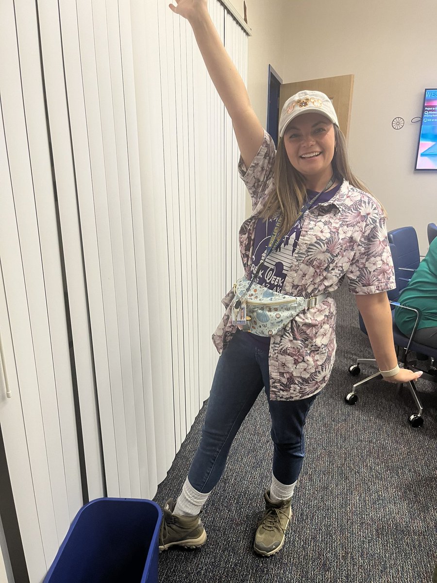 Mrs. Kelly is always super excited about building awareness around literacy.  She shows the kids how much fun it is to read and celebrates our love of book! <a href="/PascoLiteracy/">Pasco Literacy</a> @POEKPOE <a href="/WESWrangler/">Woodland Elementary</a> <a href="/TressaLima/">Tressa Lima</a>
#pascocelebratesliteracy23