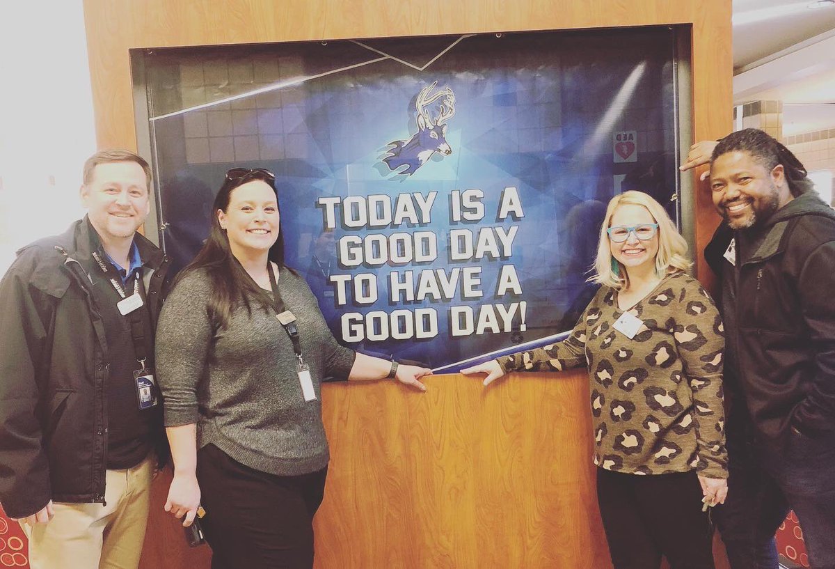 KatieKinder1's tweet photo. #thebreakroom tour brought us to Deer Creek Middle School and Piedmont today! @Fighting_Kiwi ❤️ let’s set up a Breakroom break with your #teachertwitter besties Also, come on out to #thespringshift #edutwitter 3/30 @MetroTechOK https://t.co/S2X60HCnbH