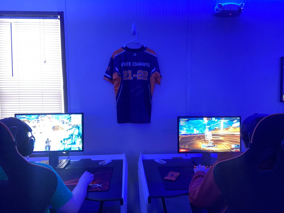 NNHS Esports tweet media