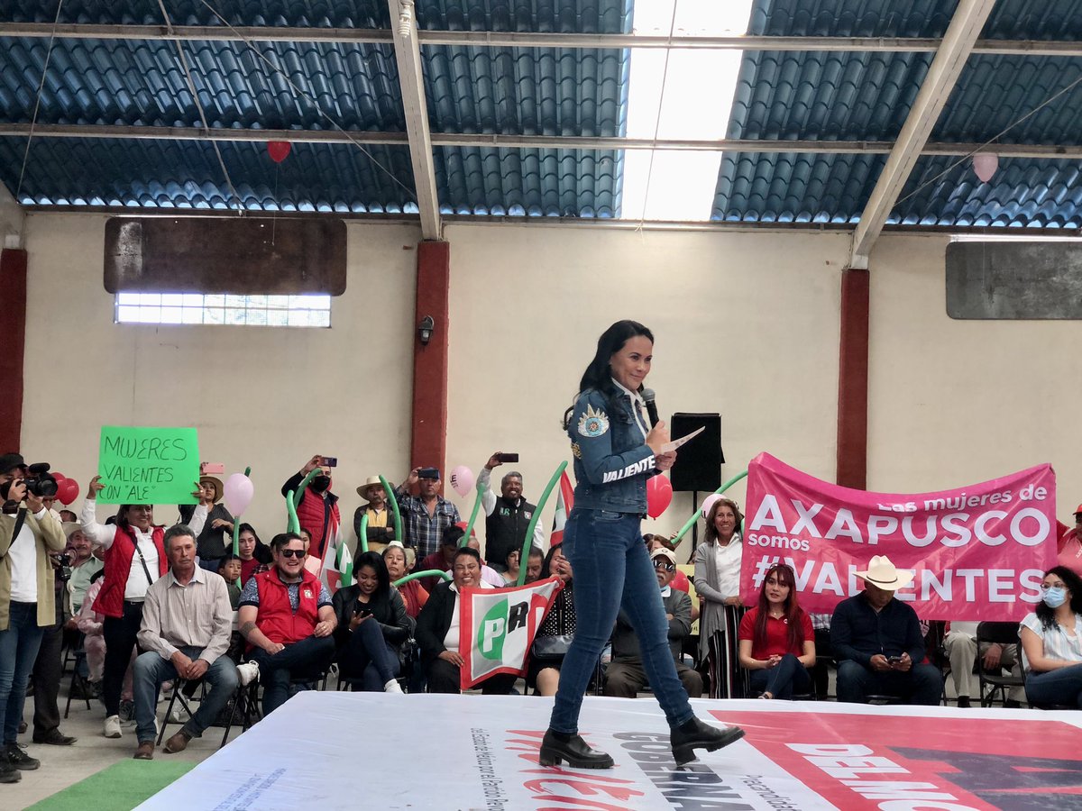 CristinaSanCol1's tweet photo. Hoy acompañé a una gran mujer y amiga; @AlejandraDMV con quien he recorrido el #EdoMéx y hoy trabaja sin descanso para poder ser #Candidata a #Gobernadora.

#AleDelMoral aquí están mis vecinas y vecinos de #Axapusco que con hechos y pruebas sabemos #GanarElecciones. https://t.co/7KqolteS3Q