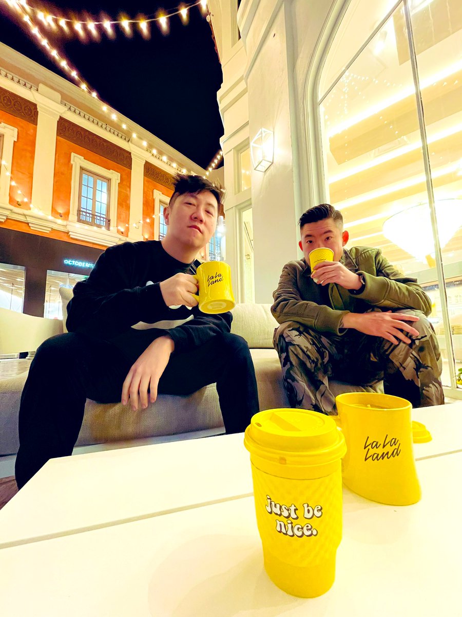 Alwaysupintheair tweet media