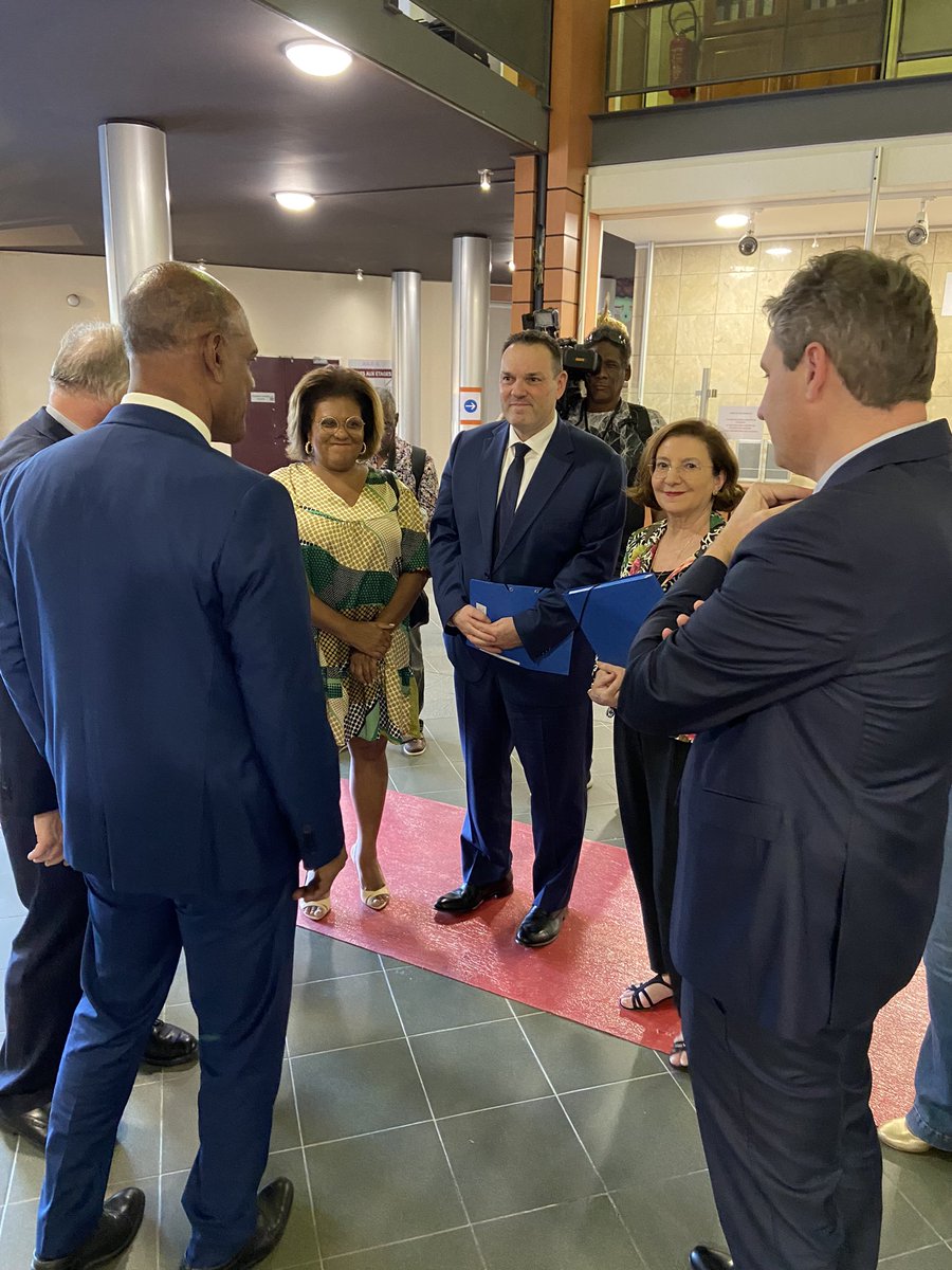Arrivée en Martinique avec la délégation sénatoriale <a href="/mathdarnaud/">Mathieu Darnaud</a> <a href="/GiseleJourda/">Gisèle Jourda</a> <a href="/StephaneArtano/">🇫🇷🇵🇲Stéphane ARTANO</a> . Nous nous rendons à la Collectivité Territoriale de Martinique pour une rencontre avec <a href="/SergeLetchimy/">Serge LETCHIMY</a> Président du conseil exécutif et un échange avec les conseillers de l’assemblée