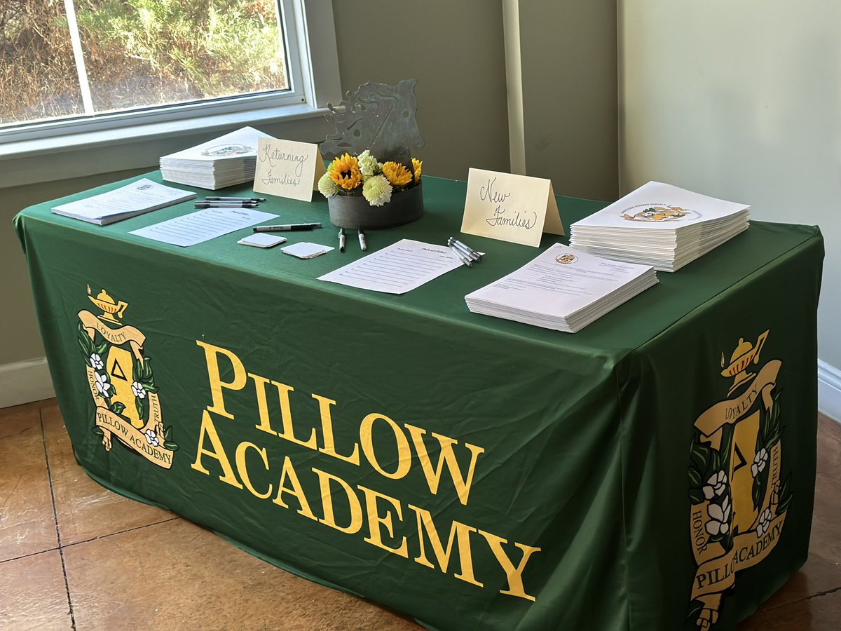smblansett's tweet photo. Peek at PA @PillowAcademy #greatdaytobeamustang https://t.co/Vupw4LAm44