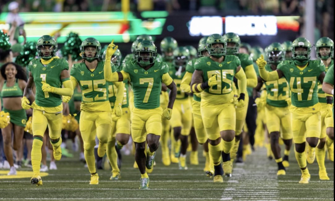 Tyren_PolleyJR's tweet photo. ‼️All Glory To God‼️ Honored and Blessed to earn an offer from The University of Oregon @Coach_CHampton @CoachSamuels11 @CoachMartinezDV @Coach_D_Wilson @FlightSkillz @oregonfootball https://t.co/K7egGjdETR
