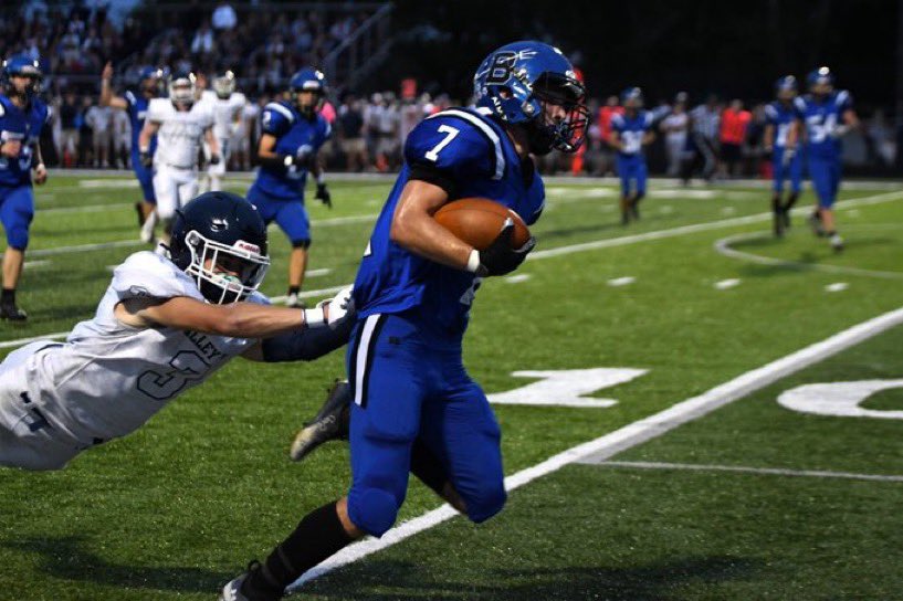 🚨 PLAYER SPOTLIGHT! <a href="/TimDavis109/">Tim Davis #7</a>

Tim Davis 5’10 170 LBS RB
Brookville HS 23

13 G- ATT- 187 YRDS 1639 YPG 126.1  TDs 27 

2nd TM All Ohio Division V

hudl.com/v/2Jv2Zs

<a href="/BVILLEATHLETICS/">Brookville Athletics</a> <a href="/SWBLSPORTS/">Southwestern Buckeye League</a> <a href="/MVFCAtweets/">MVFCA</a> <a href="/JaredLuginbill/">Jared Luginbill</a>