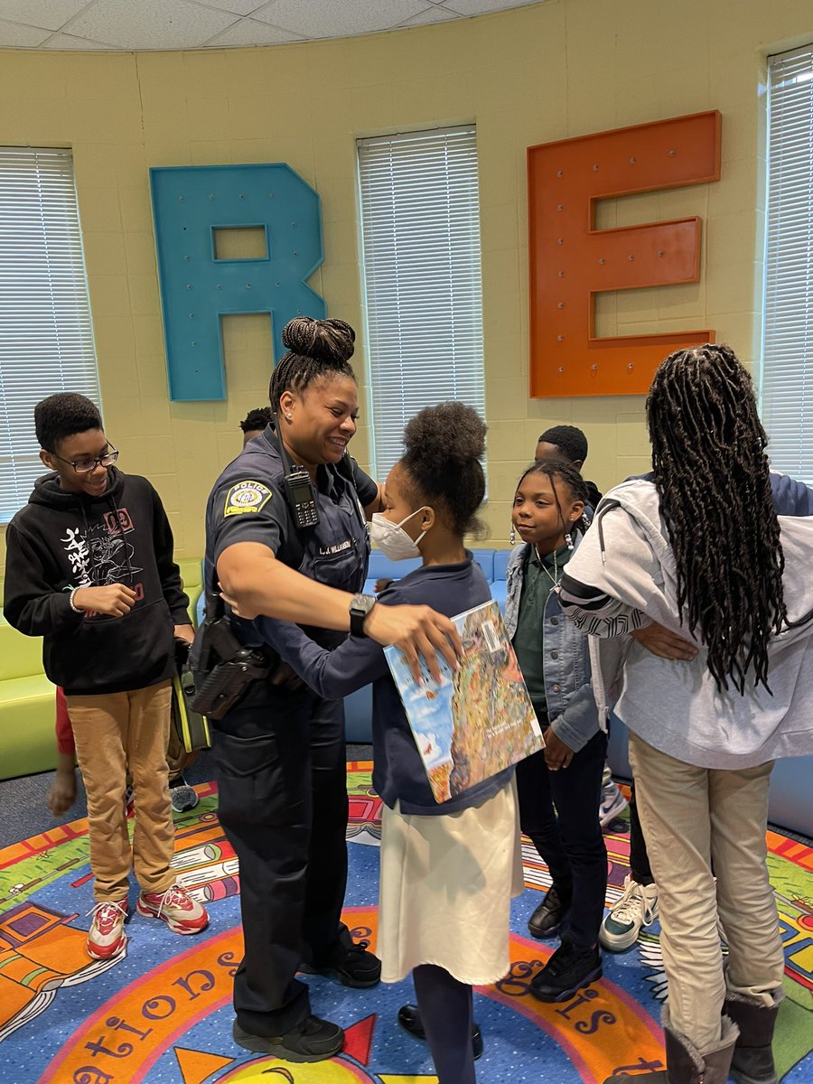 Candace Taal (@teachertaal) on Twitter photo Thank you Officer Williamson for taking the time to read to our 5th Grade scholars! <a href="/DriaWilliamson/">Dria Williamson</a> <a href="/APSDeerwood/">Deerwood Academy</a> Thank you Officer Williamson for taking the time to read to our 5th Grade scholars! <a href="/DriaWilliamson/">Dria Williamson</a> <a href="/APSDeerwood/">Deerwood Academy</a>