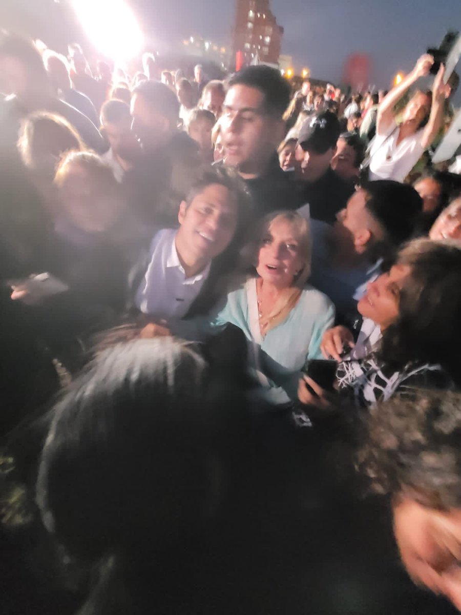 acdh_arg's tweet photo. Nuestra Presidenta @Lubertino compartió #mateada 🧉en #VillaGesell 🌊con @Kicillofok @magariovero y todo su equipo @CrisAlvarezRod, @CostaAugusto9 , @EstelaEDiaz y el Intendente @BarreraGusOk https://t.co/dwegMeBPte