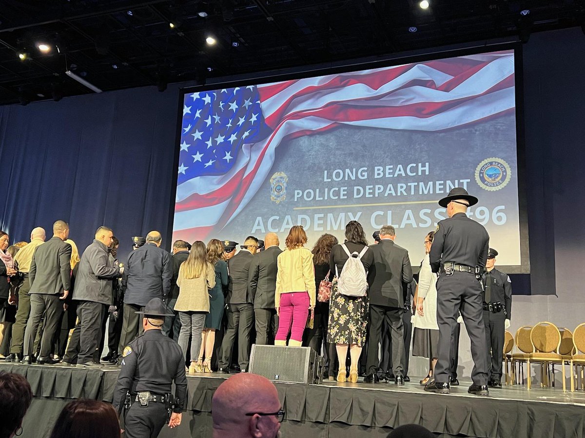 LBCityJobs's tweet image. Today the Civil Service Department attendant class of 96 Graduation. 

Congrats!!

longbeach.gov/jobs

#joinlbpd #lbcityjobs #policerecruit