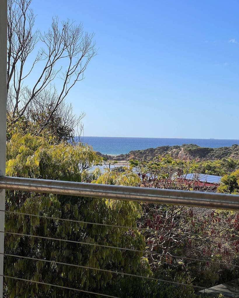 My view at breakfast #goodmorning instagr.am/p/Cn5TTWQhmlR2…