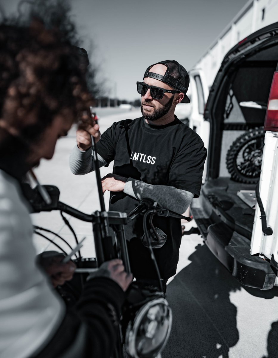 The best math you can learn is how to calculate the future cost of current decisions💯

LMTLSSlifestyle.com 

#LiveLMTLSS #Adrenaline #Athleticwear