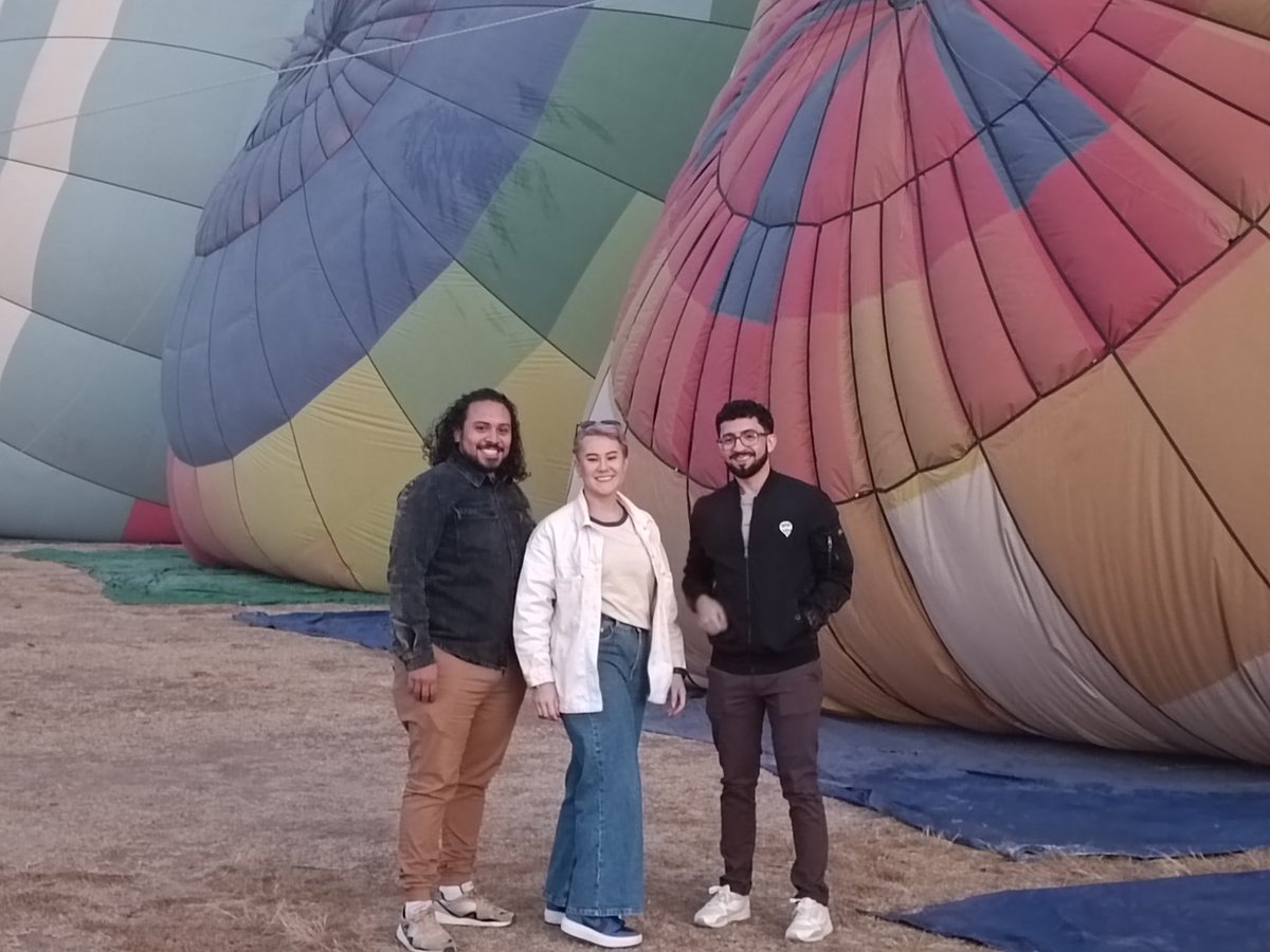 RuizIle2's tweet photo. Vuelo en globo en #Teotihuacan 
#vuelo #globo #turistas #CostaRica #Mexico https://t.co/UaQqztS89U