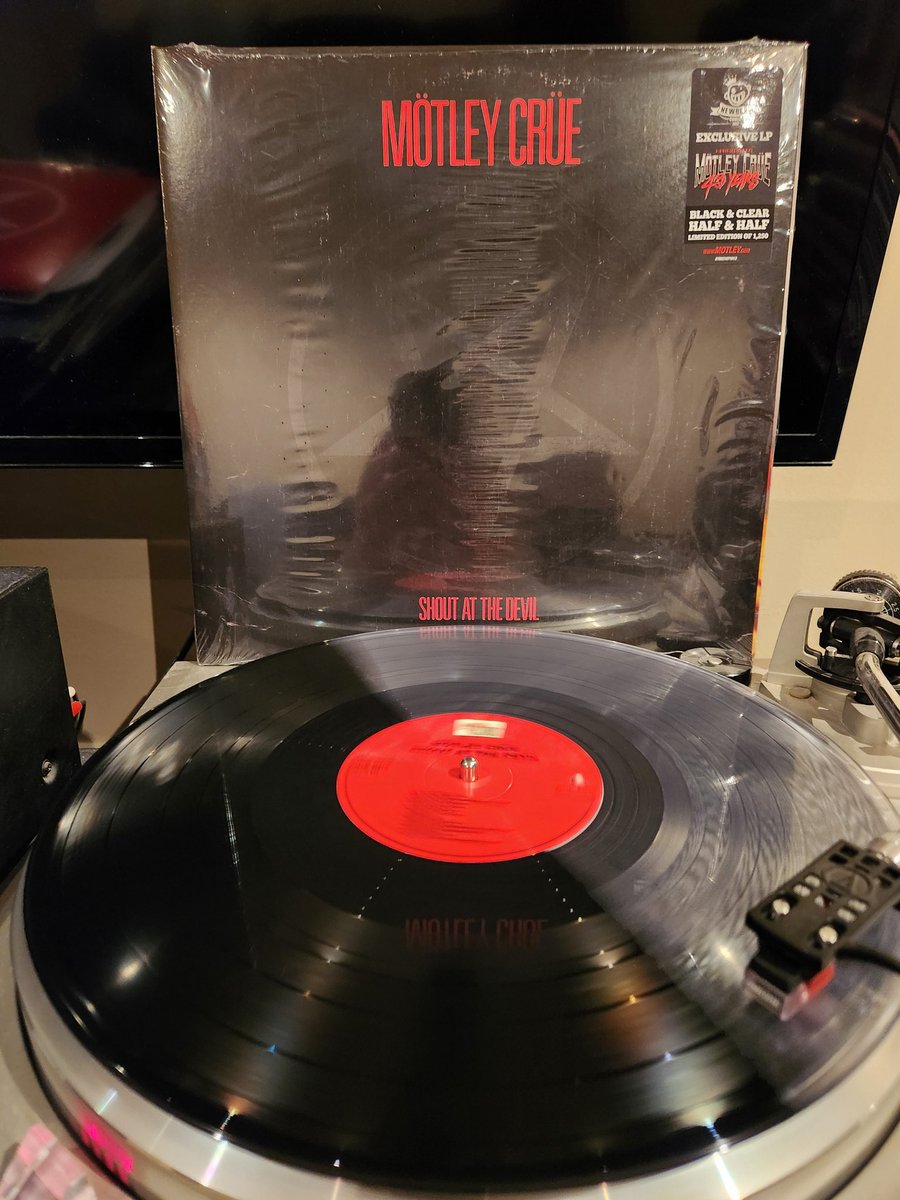 SpinVinyl1's tweet image. Now spinning my favorite Motley Crue album Shout At The Devil. They were on top of their game with this one. I compared the Newbury exclusive with an original and the original is easily better. 
#MotleyCrue #ShoutAtTheDevil #LooksThatKill #TooYoungToFallInLove #vinylrecords