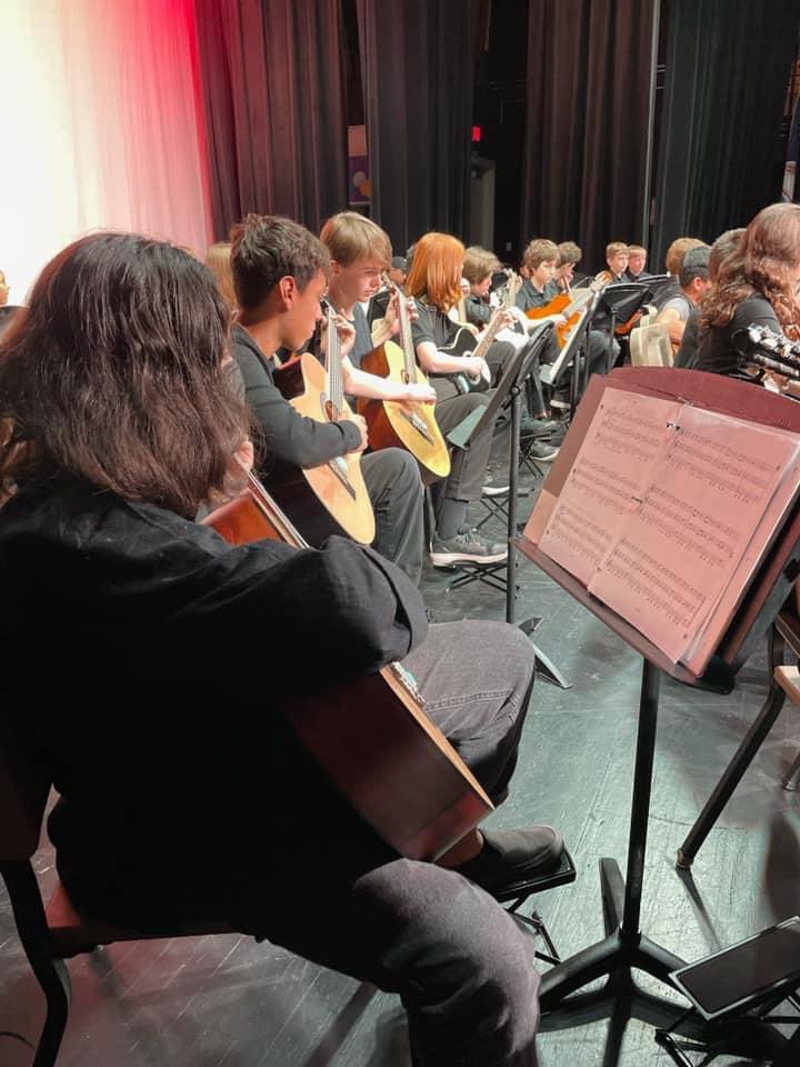 RBMS_Official's tweet photo. Mr. Kunk’s 7th Grade Guitar concerts tonight! That’s right, concerts is plural! So many students taking guitar that we had to divide it into two concerts! @GuitarKunk https://t.co/JRYDblj9vh