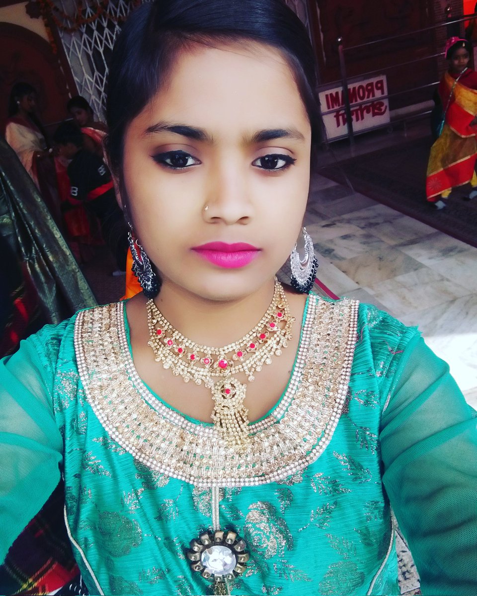 Poojasingh00717's tweet photo. 🤗🥰yesterday vasant panchami 😍🧡🤍💚
. 
. 
#tweet
#Like https://t.co/DtTRmmIfTS