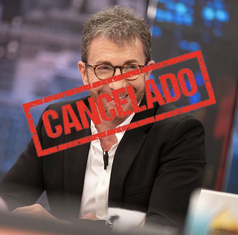 taeyjk123's tweet photo. Ningún falsa polémica ni que nada, exigimos disculpas del canal y de ese "Presentador" si se puede llamar así a esa clase de persona 🤨 #PabloMotosRespectJhope https://t.co/BJoGWhtNI0