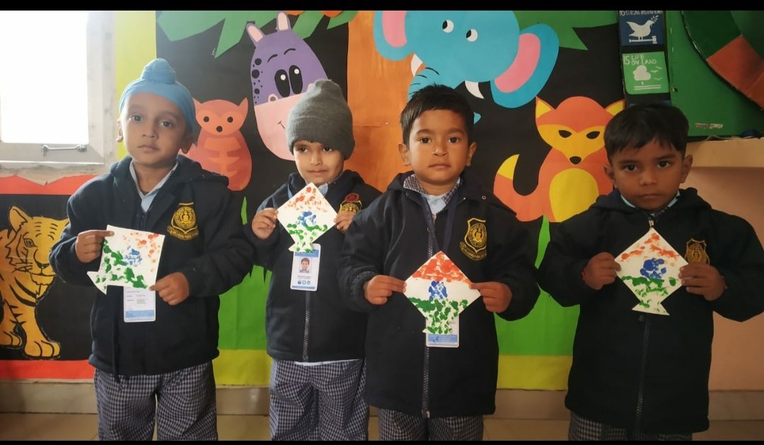Tiny tots of Grade Nursery-B enthusiastically made tricolor kites on the occasion of Republic Day🇮🇳
<a href="/pkdhillon08/">ParamjeetKaurDhillon</a> <a href="/charuchhabra2/">Dr. Charu Chhabra</a> <a href="/maltiduggal/">Malti Duggal</a> <a href="/priya22569691/">priya</a> @Eshabhalla1 <a href="/SeemaDutt9/">Seema Dutt</a>