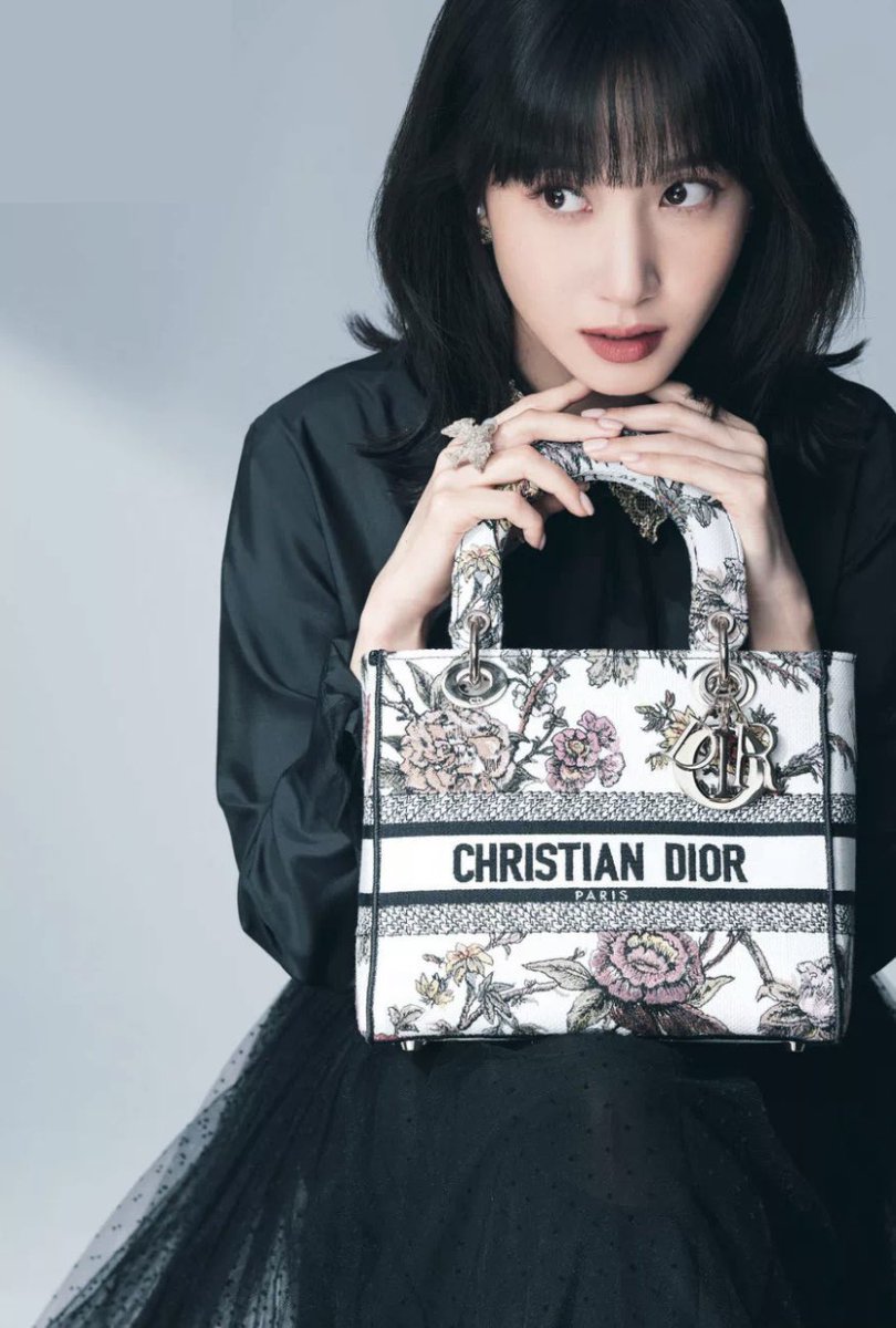 kyuuutaeng's tweet photo. not to be that greedy but i badly want to see park eunbin with more luxury brands just cuz it really suits her, i mean https://t.co/46pXuhz66h