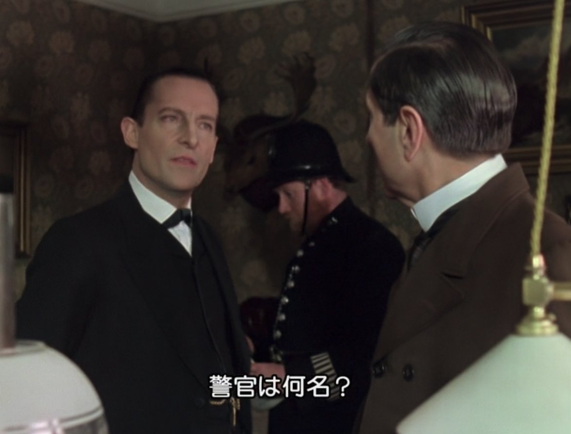 Upstairsofgeek's tweet photo. どうでもいい話ですが、グラナダ版ホームズの顔のメイクがちょっとずつ変わってて、初期（シーズン1）は顔色の悪さを強調するため目の周りの赤み、頬骨下と顎の青みが濃い（S1とS2で比較）
S2以降は割とナチュラル（それ以降は…ジェレミー自身の顔色が(´；ω；｀)）
#シャーロック・ホームズの冒険 https://t.co/Ajc9xIjMY5