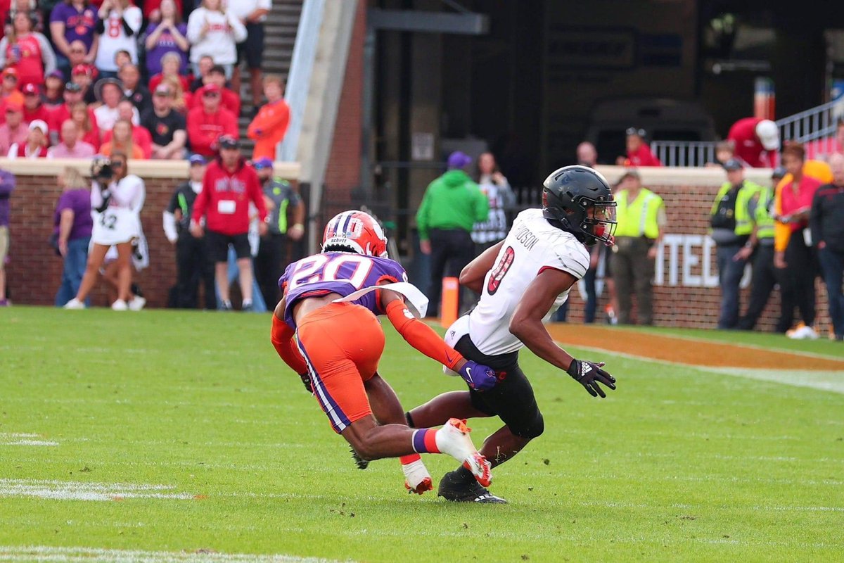 ccbshop's tweet photo. @PFF_College @DraftDiamonds @NFL @bruhtyler18 aka #THuddy bout to #EAT on Sundays.. https://t.co/V0om6dyonw