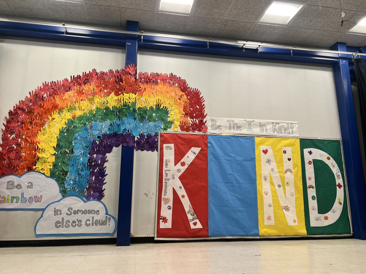 mah_chavez's tweet photo. @Smith_stars Today’s high winds didn’t stop us from our lunch activity with our students..mural moved indoors! Kindness Rainbow Hands Mural!  It came out so good!! Ready for tomorrow’s Kindness Photo Booth activity! #nobodyshineslikesmith #GreatKindnessChallenge #cjusd https://t.co/p3e1uMMLBm