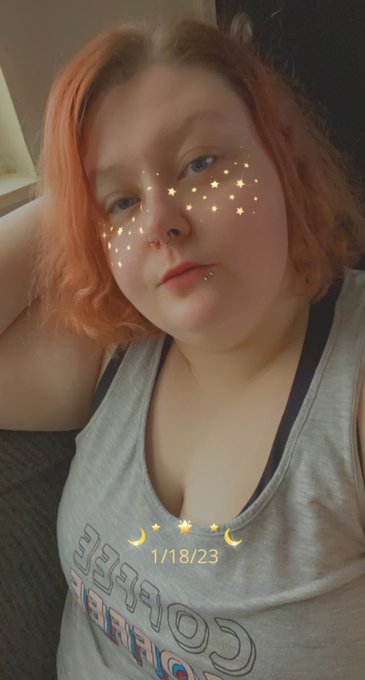 New hair 🥵💕🙌🏻 Also, i guess I&rsquo;m now a gamer 😝😚 https://t.co/CPaDPdJJkF